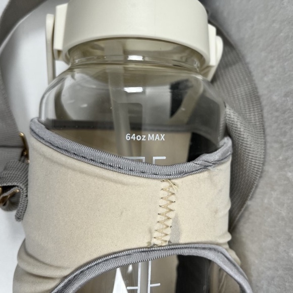 Goswe 64 Ounce Glass Water Bottle with Straw, Handle & Carry Strap - Picture 4 of 4